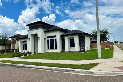 Image de 3-bedroom home with awesome amenities!