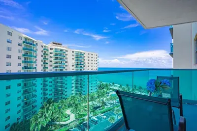 Image de Beautiful Condo on the Beach