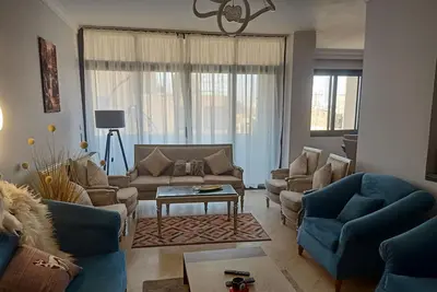 Image de Charming 3-bedroom apartment with Ac, WiFi in enjoyable Zamalek Cairo
