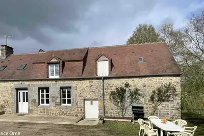 Image de Maison de Charme Rénovée avec Jardin, Idéale pour Cyclistes et Randonneurs, Proche Mont Saint-Michel
