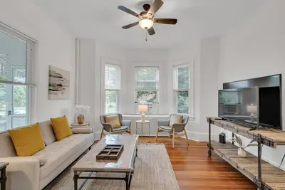 Image de Spacious Watertown Townhome: Pet Friendly, Sleeps 8