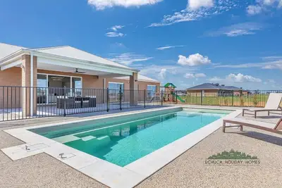 Luxury Country Estate | Heated Pool