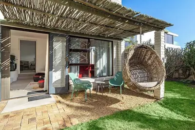 Image de Charming 2 Bedroom, Garden Cottage, CampsBay, Cape Town, South Africa