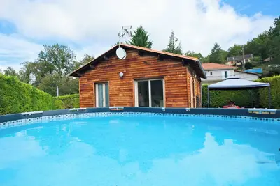 Image de Maison de vacances 'Châlet Avec Piscine Privée' avec piscine privée, Wi-Fi et climatisation