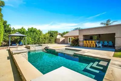 Image de Beautiful and Private 4 Bedroom Private Pool Home