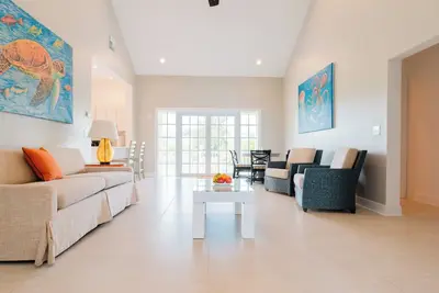 Image de Come stay at this Three Bedroom Superior Apartment for amazing views!