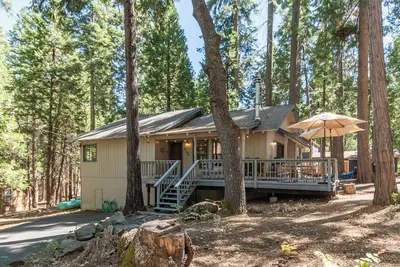 Image de Shasky Retreat- Cozy Cabin in Big Trees Village