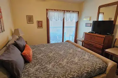 Image de Cozy, Clean & Comfortable Condo, less than 2 miles to Silver Dollar City