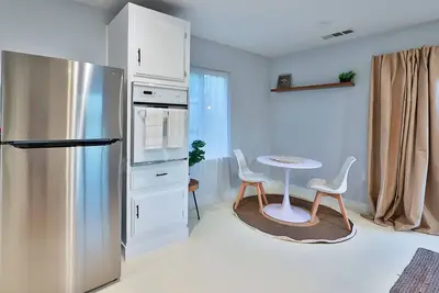 Image de Pet Friendly Adu - Tahoe Park Gem - 1 Bed 1 Bath