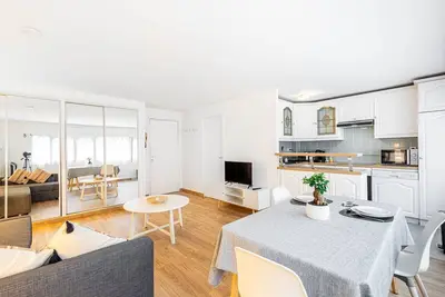 Image de GuestReady - Studio baigné de lumière dans le 19e