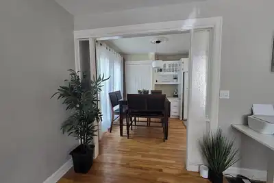 Image de University Manor w/Hot tub! Opp University close to Hospitals, 5mins to downtown!