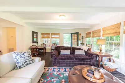 Image de The Hidden Charming and Cozy Cottage min from Wfu