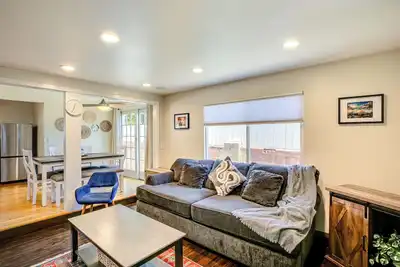 Image de 2 Mi to Ocean: Long Beach Home w/ Gas Grill!