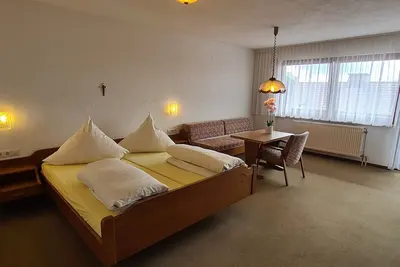 Image de Double room Heimatliebe with beautiful balcony - Pension Hauber
