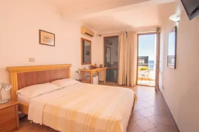 Image de Levantin Inn 1/2 Room n. 7 sea side