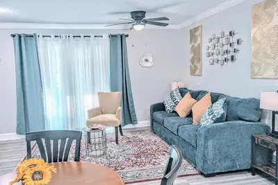 Image de Cute Apartment Near the Airport-9b