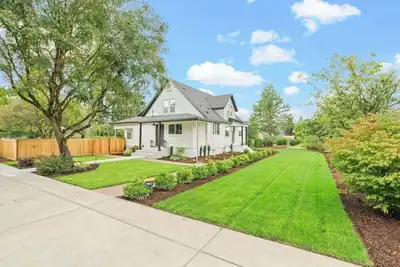 Image de Contemporary Camas Retreat