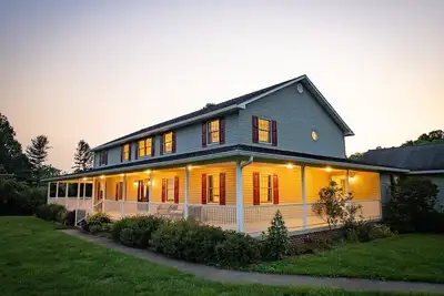 Lansing Orchard · Sleeps 29, 8300 sq ft house, 6 acres, stocked pond
