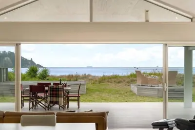 Image de Seaview Beachfront Escape