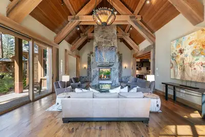 Image de New! Evermore Estate at Martis Camp - Luxury 6br 6br Pet Friendy, Monthly Lease!