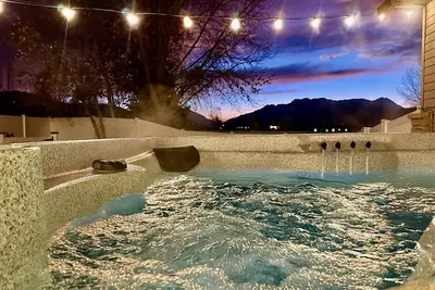 Image de Sunset Mountain Views | Spa | Game Room | Traeger | Pets | Mtb/Golf/Reunion