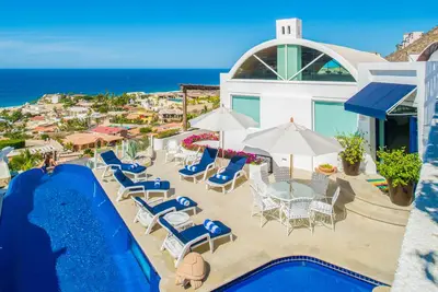 Image de Luxury 6 Bedroom Villa with Amazing Pacific Ocean Views in Pedregal