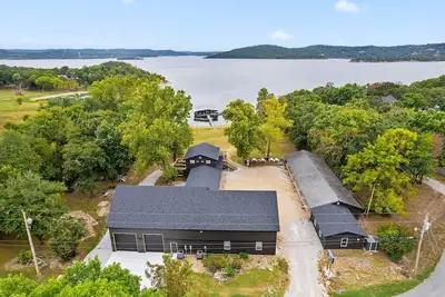 Image de Private Retreat Spaces-On Table Rock Lake w Access and Boat Dock- Free Tickets