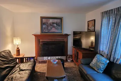 Image de Charming East Granby house with Ac and WiFi 3 minutes to Bradley Airport