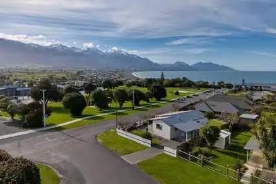 Image de Location | Ocean and Mountain Views | Backyard