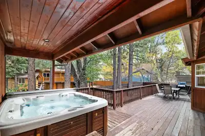 Image de Arctic Wolf at Summit Base - Log Cabin, Hot Tub, Game Room, Walk to Slopes