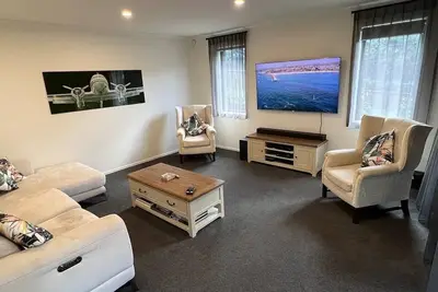 Image de Modern 4 Bed Home - 5 minute stroll to Omaha Beach