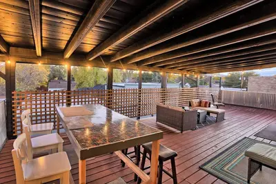 Image de Private Apartments, Shared Rooftop Oasis!