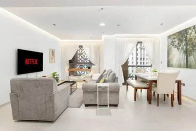 Image de Fully renovated Lux Beachfront Oasis in Jbr
