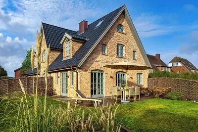 Image de Sylt is a valuable habitat and a soothing vacation spot, a paradisiacal realm of peace and tranquillity.