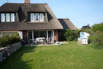 Image de Sylt is a valuable habitat and a soothing vacation spot, a paradisiacal realm of peace and tranquillity.