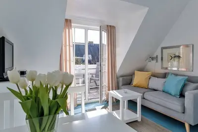 Image de Sylt is a valuable habitat and a soothing vacation spot, a paradisiacal realm of peace and tranquillity.