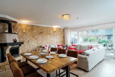 Image de Sylt is a valuable habitat and a soothing vacation spot, a paradisiacal realm of peace and tranquillity.