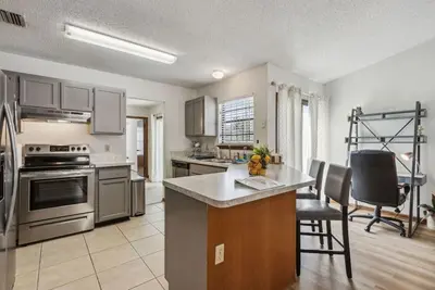 Image de Pet-Friendly 3br Near Jax Airport Downtown Uf Health Mid-Term Ready