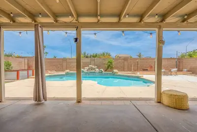 Image de Pool! Game Room! Minutes from Golfing!