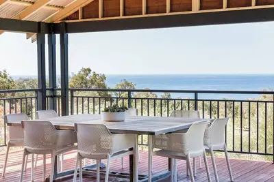 Image de Stunning Two-Storey Family Friendly Holiday Home In Beautiful Eagle Bay