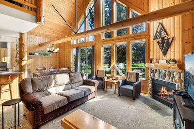 Image de New! Eagle Crest | Chalet | Resort Access | Golf | Game Room