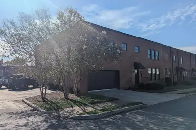 Image de Charming 4-bedroom townhome in fabulous West Point. Great for Corporate Stays
