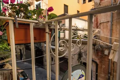 Image de Comfortable B&B on the second floor of a historic building in the center of Salerno.
