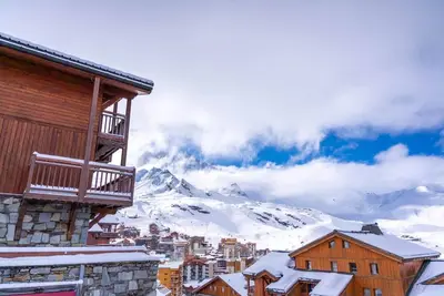 Image de 1er étage, balcon, cheminée ou poêle à bois, télévision, casier à ski, 68m², Val Thorens