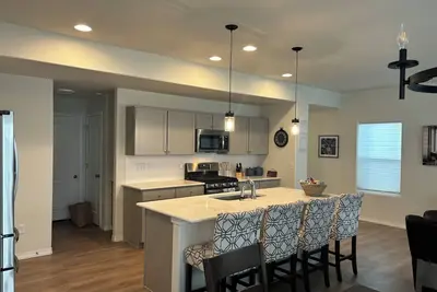 Image de Stunning 3-bedroom house in terrific Colorado Springsneighborhood.