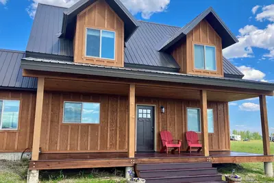 Image de New Centennial  Chalet Cabin near Yellowstone with Teton Vuews!