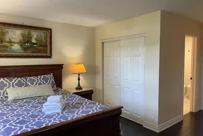 Image de A Master Big Suite Jacuzzi Fiber WiFi 50m Station Free Parking Near Pacific Mall