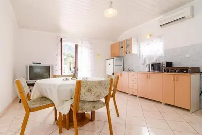 Image de Apartments Villa Nikol - Comfort Two Bedroom Apartment with Sea View (Apt 3)