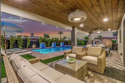 Image de The Kensington| Luxe 4br | Pool | Al-Fresco Living