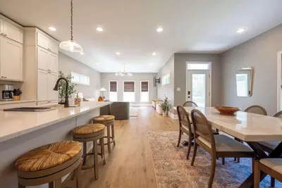 Image de Downtown Indy | Modern Build | 3br & 3ba
